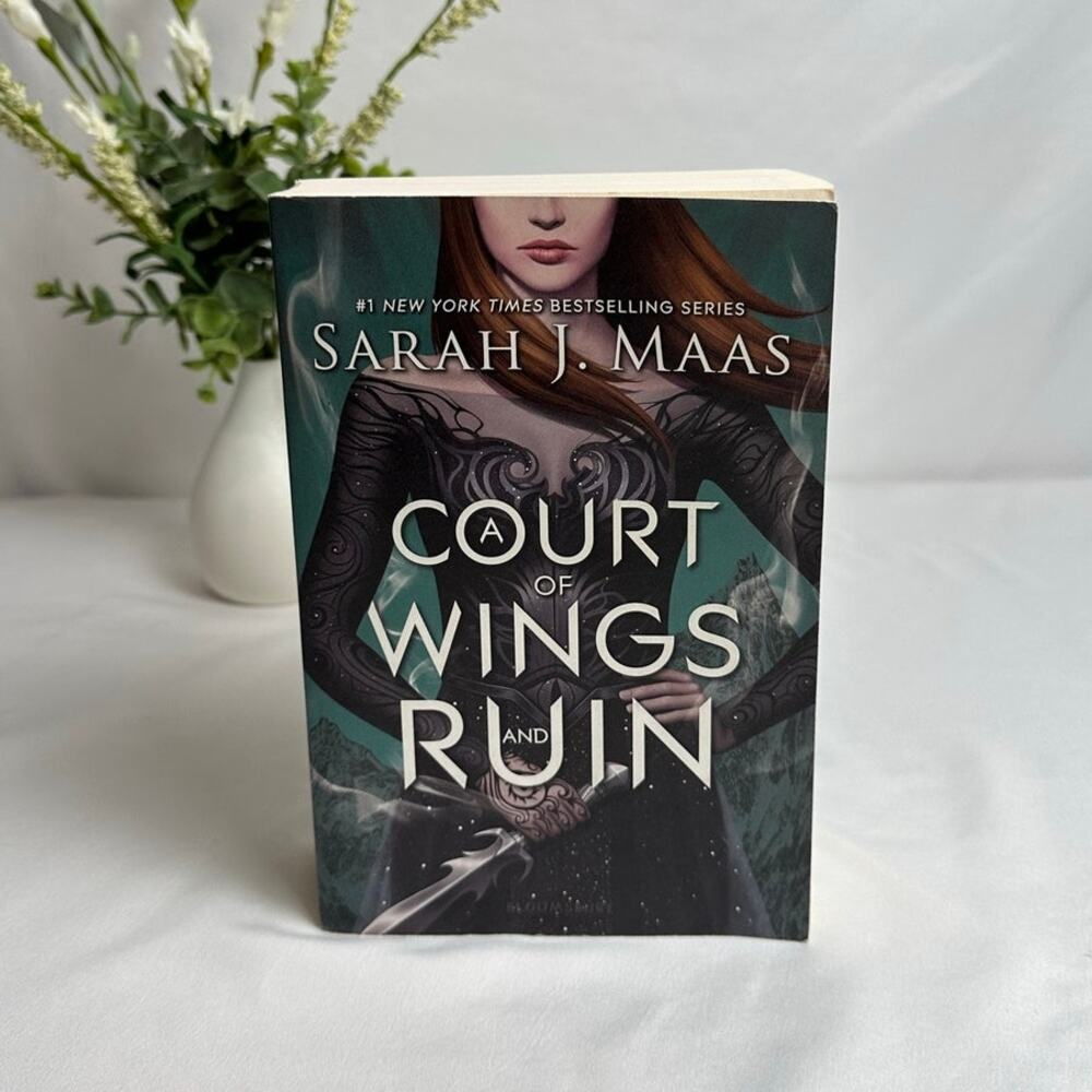 A Court of Wings and Ruin Sarah J Maas OOP Original Cover Paperback ACOTAR #3